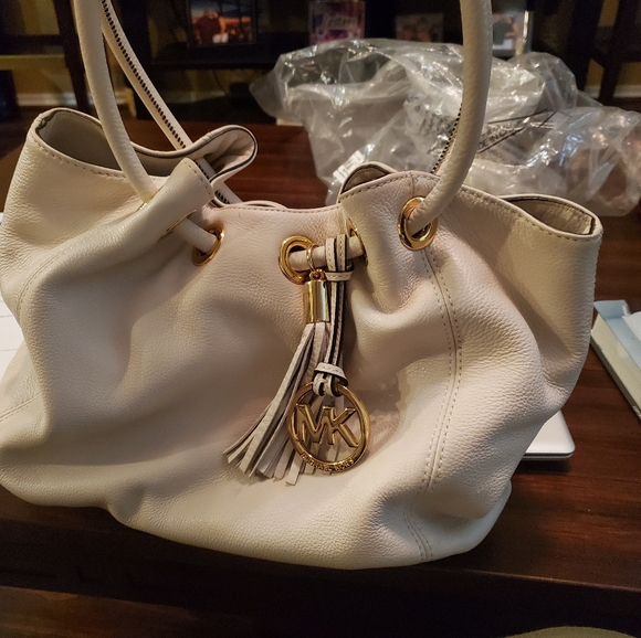 Purse - Picture 2 of 3